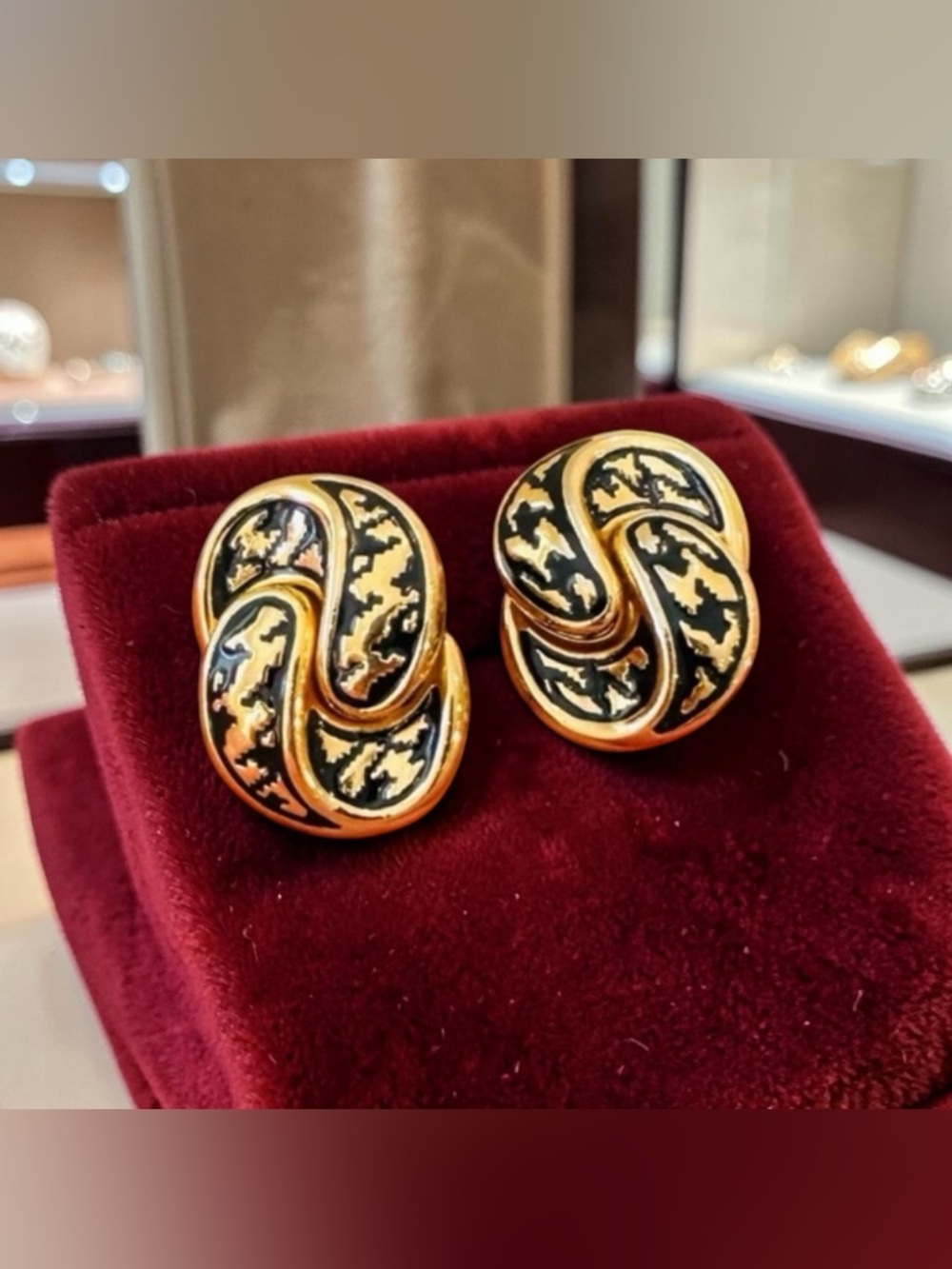 DIOR 80s/90’s VINTAGE RETRO ICONIC COUTURE LUXURY AUTHENTIC RUNWAY GLAM EARRINGS